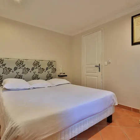Emeraude Residence Hoteliere 3* جوان ليه باه