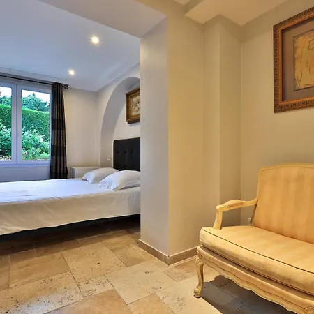 Emeraude Residence Hoteliere 3* جوان ليه باه