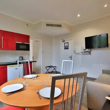 Emeraude Residence Hoteliere جوان ليه باه