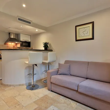 Emeraude Hoteliere מלון דירות