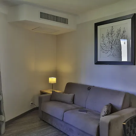 Emeraude Residence Hoteliere شقة فندقية 3*
