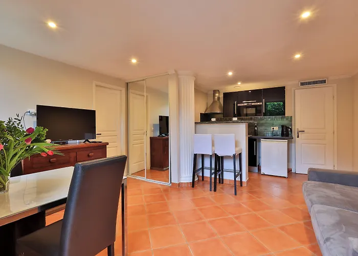 Emeraude Hoteliere Aparthotel Juan-les-Pins